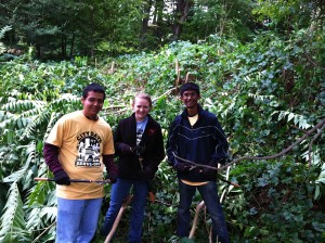 MIT Students Attack Invasives Along the Blackwell Path 1